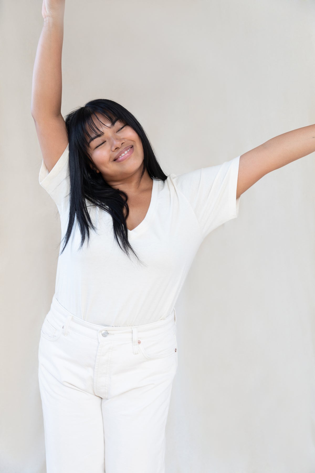 100% Organic Cotton V-Neck T-shirt | ROTE